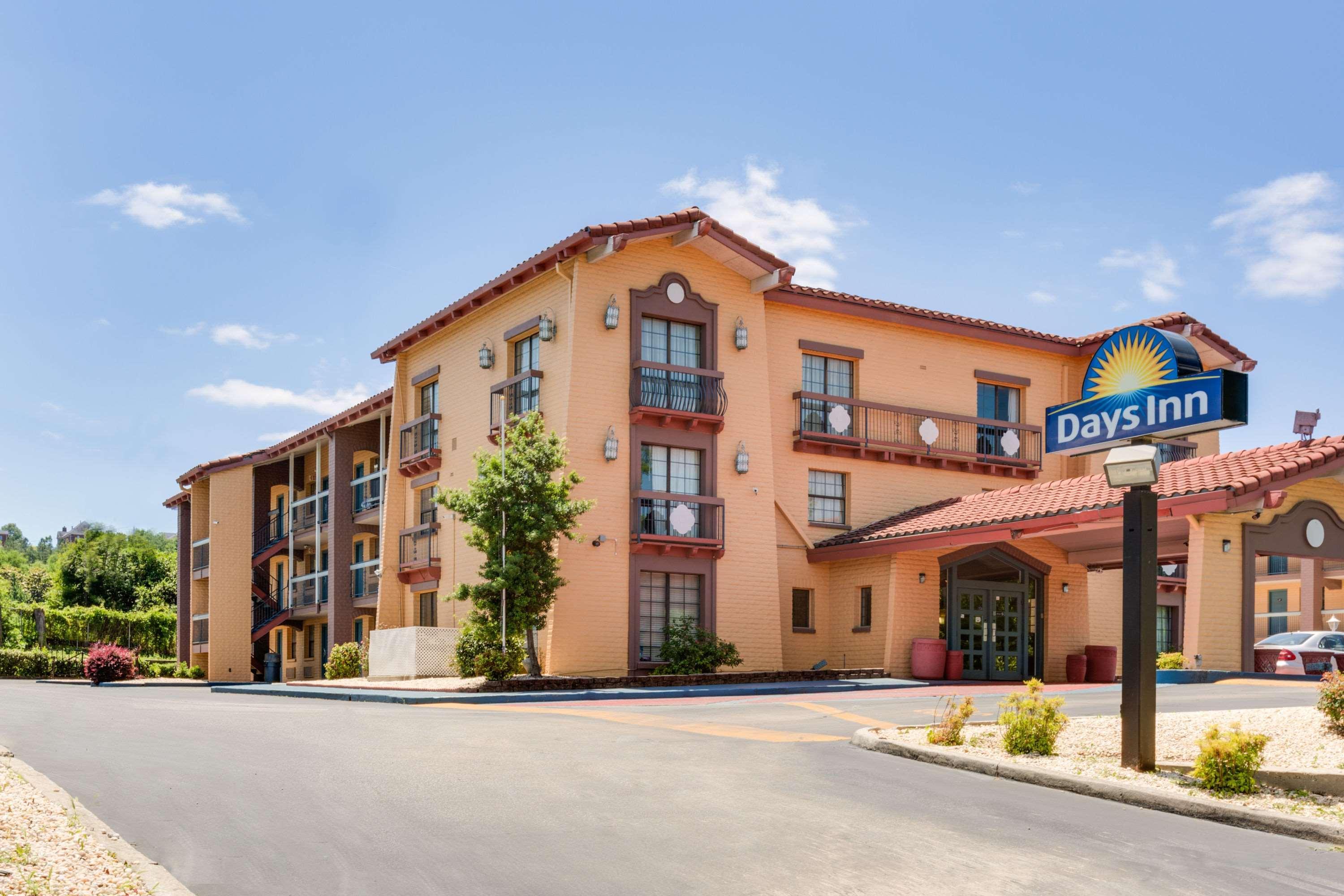 Days Inn By Wyndham Birmingham/West Exterior photo